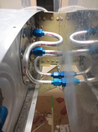 Right wing supply and return fuel lines