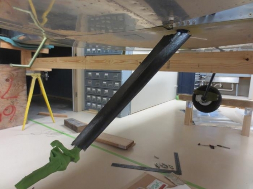 Right gear leg carbon fiber wrapped