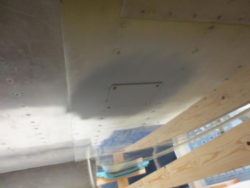 Reinforcement plate under roll servo