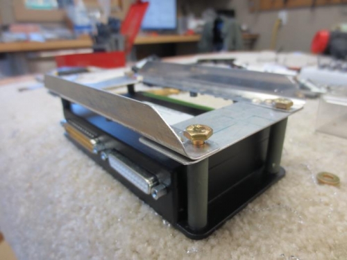 Manifold pressure mount