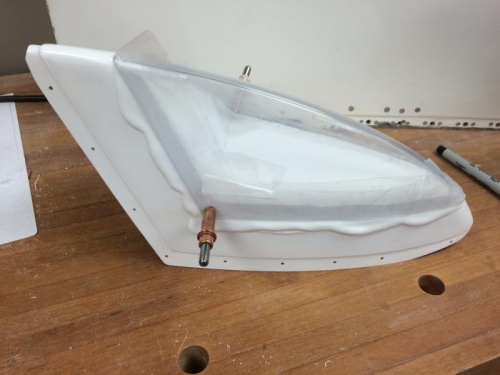 Bedded lens on left wing tip