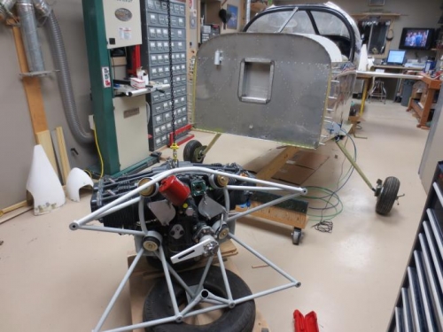 Engine and mount on ground