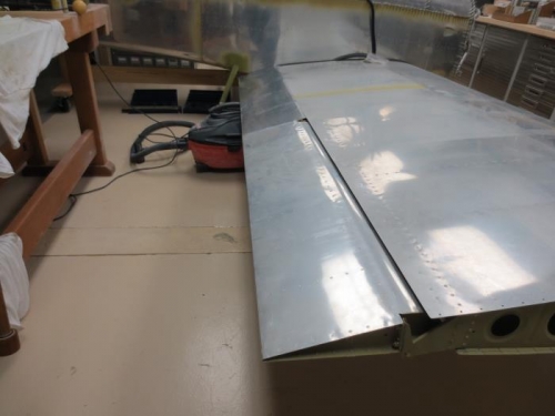 Right flap and aileron