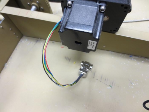 Connector on pitch control servo