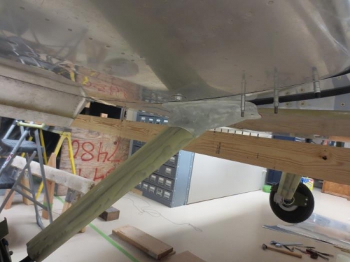 Right gear upper fairing (3)