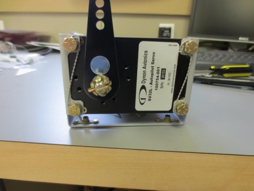 Roll servo with limit bracket removed