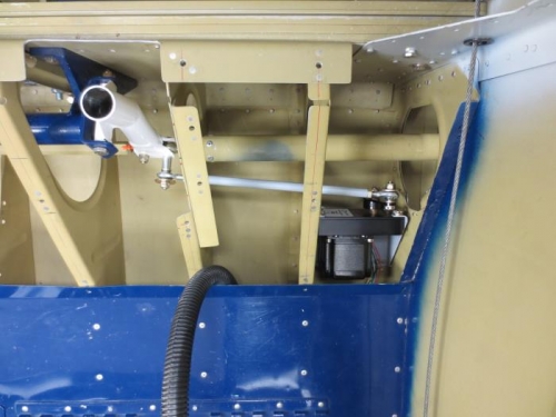 Roll servo installed