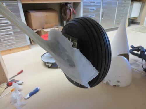 Right wheel pant fairing back view