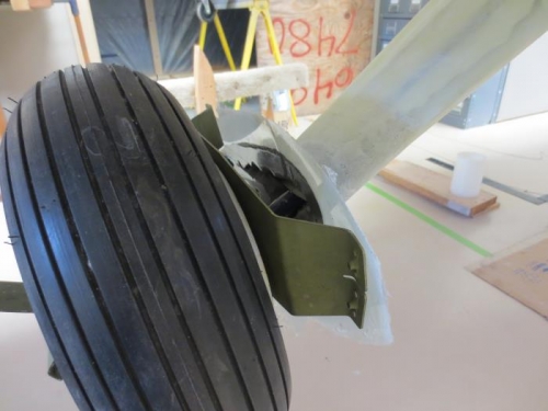 Right wheel pant fairing front view