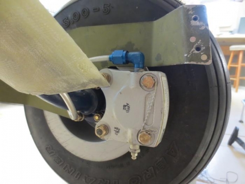 Safety wired right brake bolts