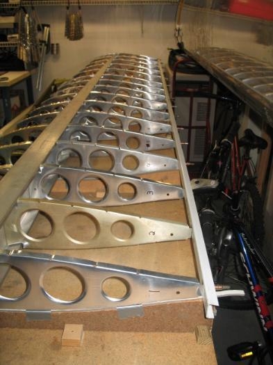 Rear spar attached to ribs