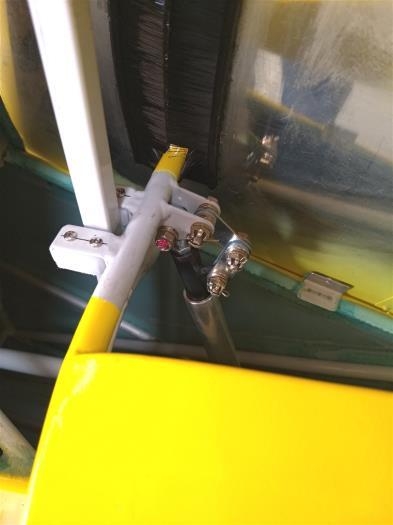 Note bolt direction on mechanism