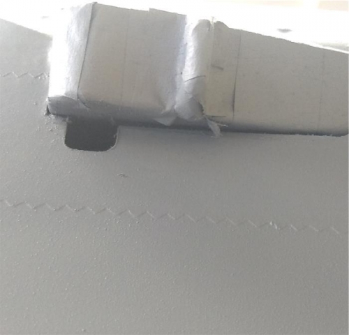 Bolt/nut clearance slot