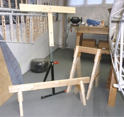 Fuselage and wing support stands