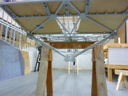 Cabane cross tube
