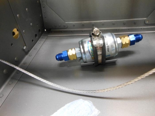 EFII Fuel Filter mounted with stock Van's mount.