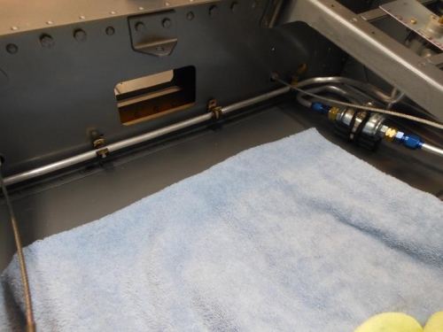 Line to Right fuel tank installedl