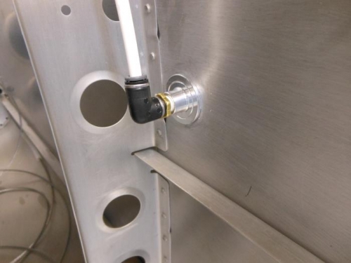 Left static port and connection.