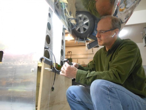 Finishing the inboard pitot heat connection.