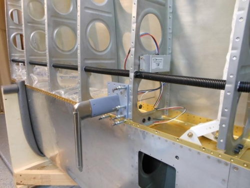 Pitot tube mounting complete.