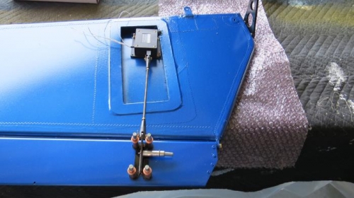 Trim tab and servo