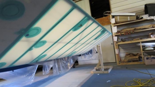 Bottom of right wing