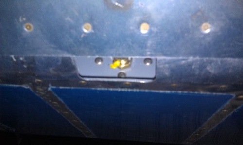 Right side with a marginally better torque seal line