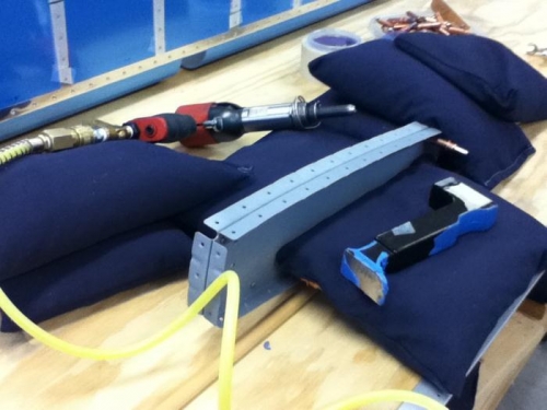 Rivet gun for 4-4 rivets, flange too deep for squeezer