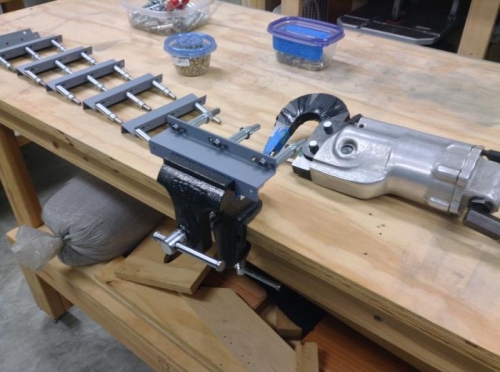 Squeezing using vise