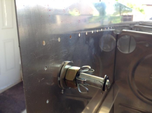 'Centering tool' holding every thing in place