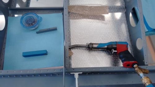 Short off set rivet driver