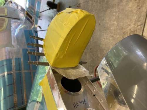 working on the tips that need fiberglassing....R horiz stab pictured