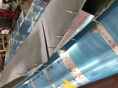 Metal braces reading for riveting in tips