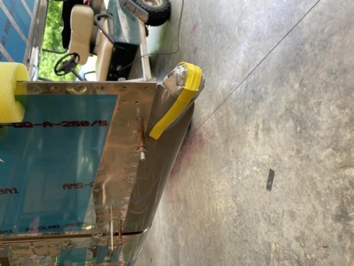 tail nav and most of the nav lights wired today