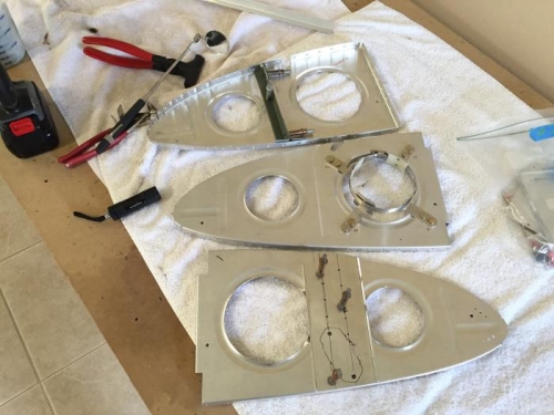 Since I remember what I did on L wing, working on R wing aux tank now