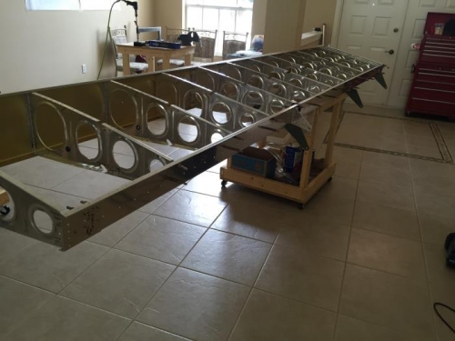 Fitting the aft spar left wing