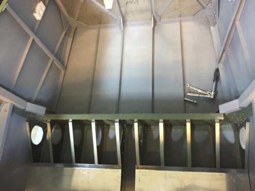 Spar removed in center fuse section!