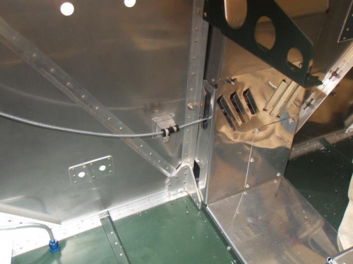 Fabbed an angle for the correct geometry on the cabin heat cable.