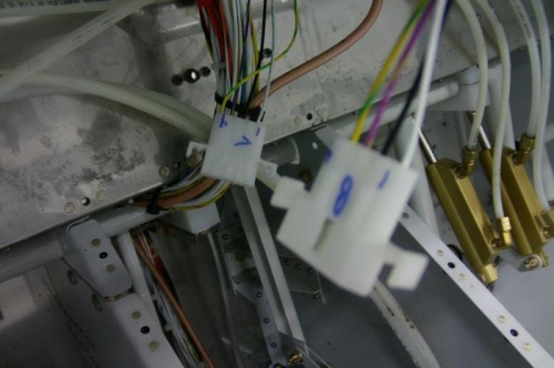 ES-0007 (Background Connector)