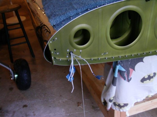 Wires at Inbd End of RH Wing