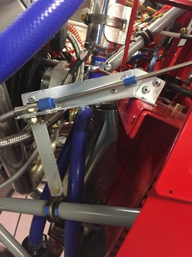 Throttle cable support bracket