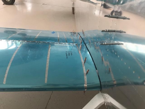 Right wing leading edge with trimed wing root fairing