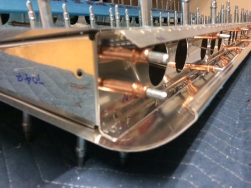 Forward spar assembly w/ Hinge