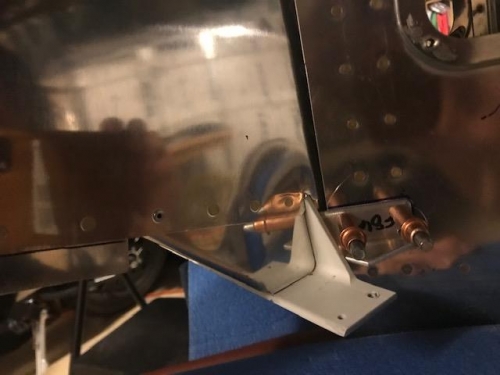 Right rudder stop and horn