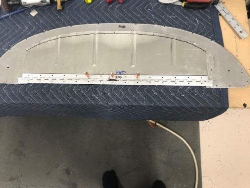modifed rib between bagage compartment and instrument panel