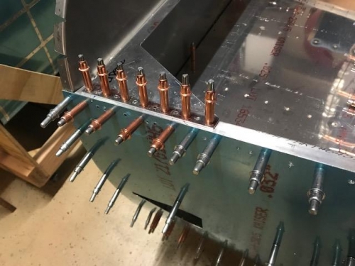 Longeron attachement to engine mount