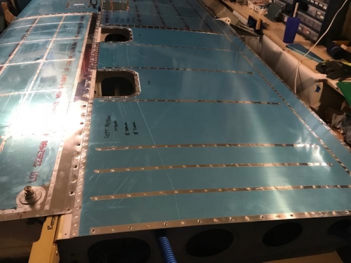 Left wing, bottom, inbound skin