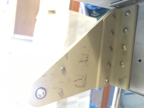 Fore/Aft attach rivets