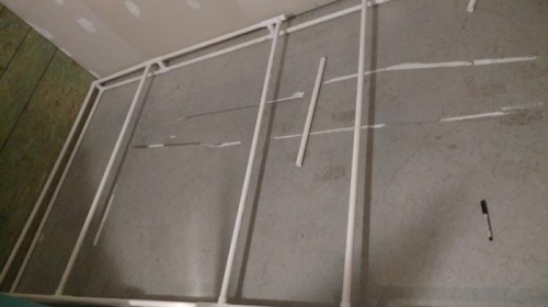 Matching top brace to trip-free bottom