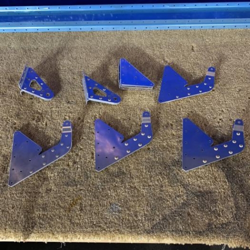 Flaperon attach brackets